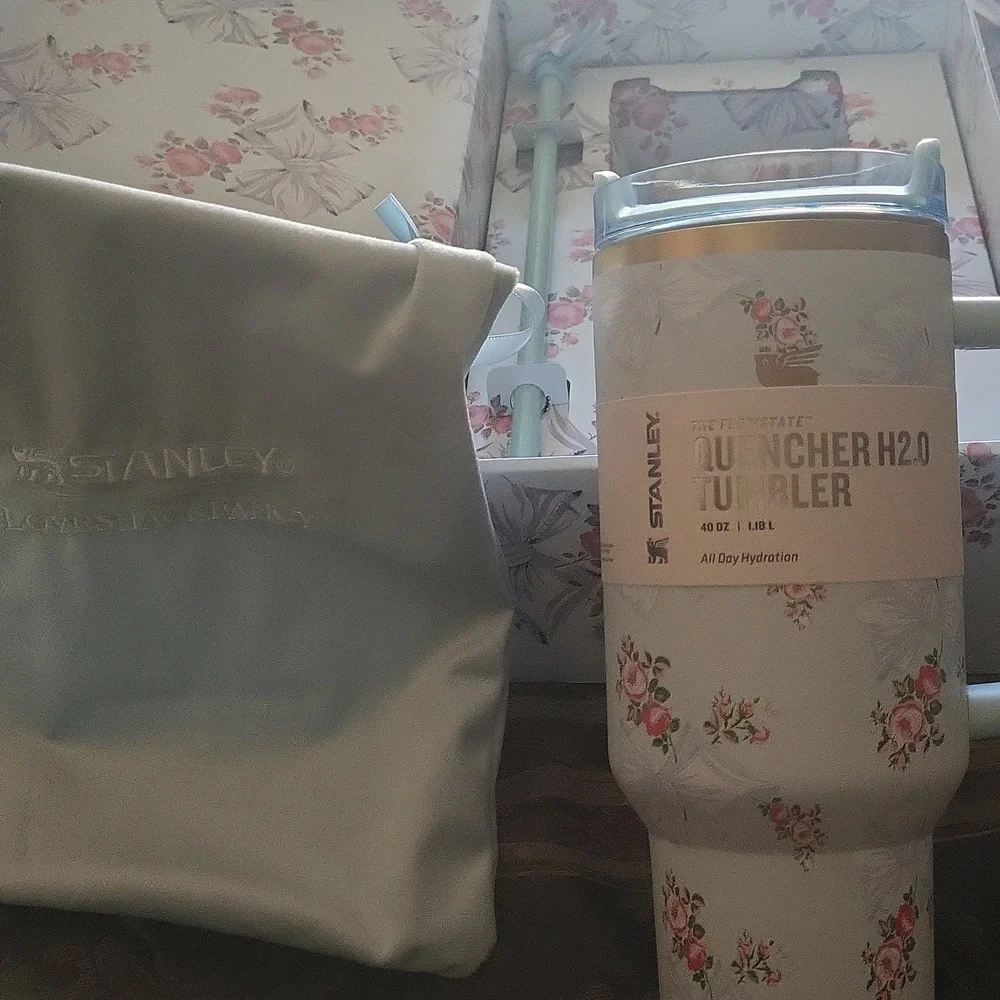 Stanley Love Shack Fancy Pastel Floral Tumbler with Straw Boxed Dust Cover - Picture 1 of 10
